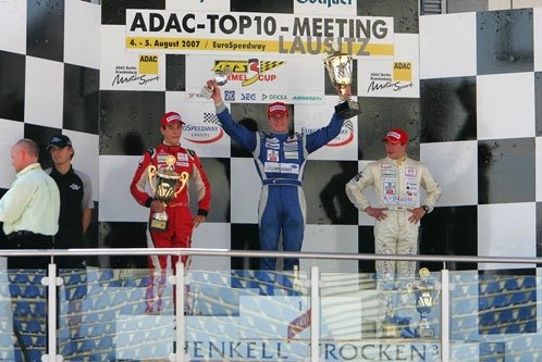 Carlo van Dam op podium